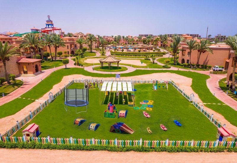 charmillion-gardens-aqua (1)